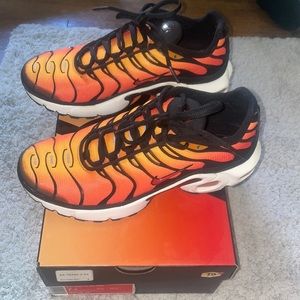 NIKE AIR MAX PLUS GS